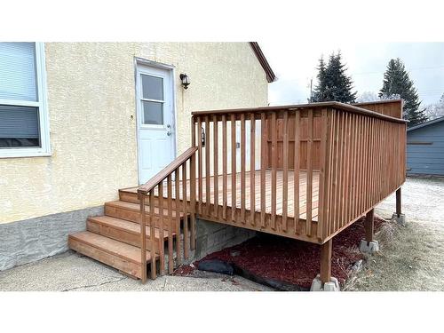 1113 4Th Avenue, Wainwright, AB - Outdoor With Exterior