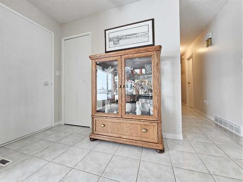10 Coutts Street, Hughenden, AB - Indoor Photo Showing Other Room