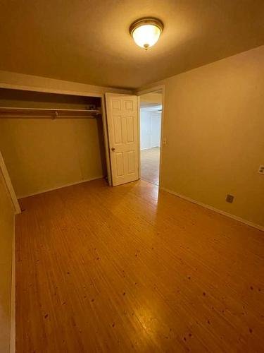 833 7 Avenue, Wainwright, AB - Indoor Photo Showing Other Room