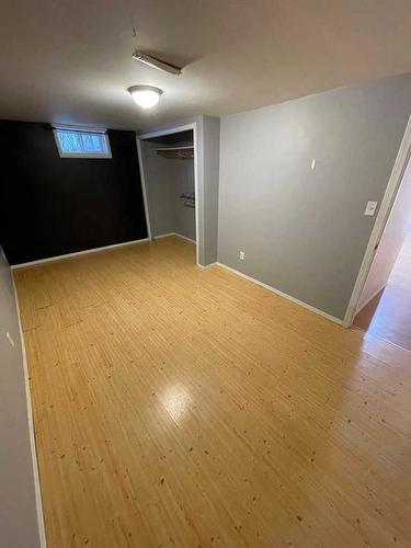 833 7 Avenue, Wainwright, AB - Indoor Photo Showing Other Room