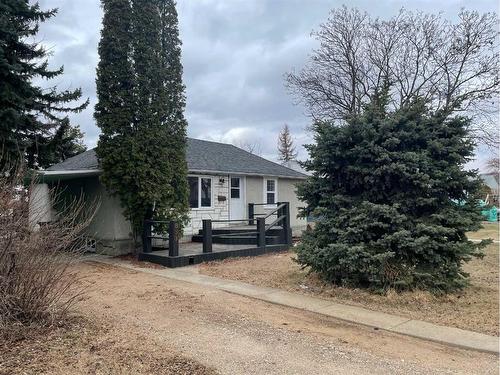 833 7 Avenue, Wainwright, AB - Outdoor