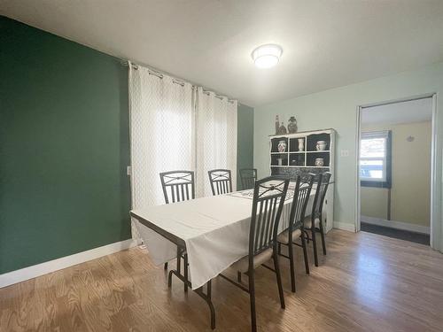 1117 7 Avenue, Wainwright, AB - Indoor Photo Showing Dining Room