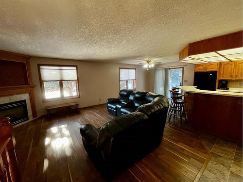 4708 50 Avenue, Dewberry, AB - Indoor Photo Showing Other Room