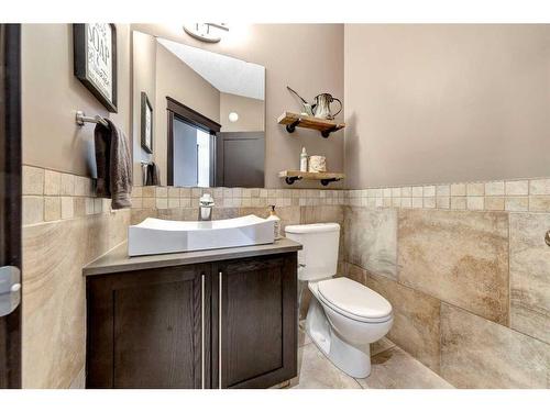1604 52B Avenue Close, Lloydminster, AB - Indoor Photo Showing Bathroom
