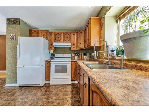 28 3Rd Street West, Marsden, SK - Indoor Photo Showing Kitchen With Double Sink