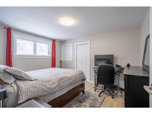 211 1St Street, Paradise Hill, SK - Indoor Photo Showing Bedroom