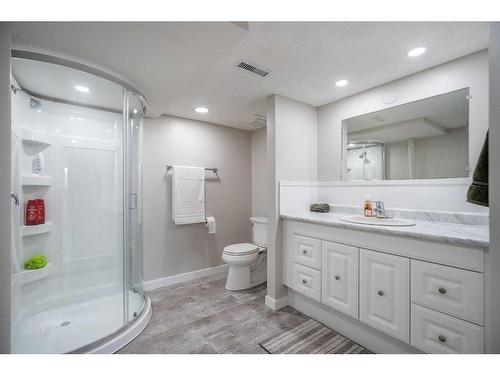 211 1St Street, Paradise Hill, SK - Indoor Photo Showing Bathroom