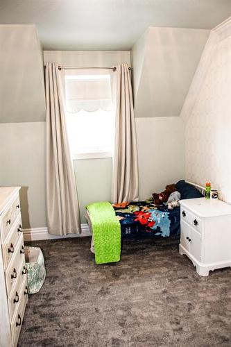 1202 2 Avenue, Wainwright, AB - Indoor Photo Showing Bedroom