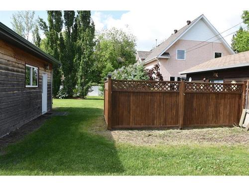 1202 2 Avenue, Wainwright, AB - Outdoor