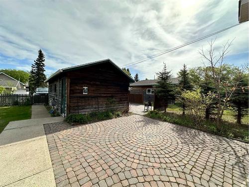 1202 2 Avenue, Wainwright, AB - Outdoor