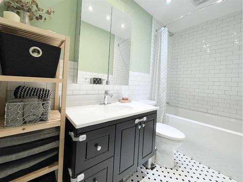 5144 53 Street, Irma, AB - Indoor Photo Showing Bathroom