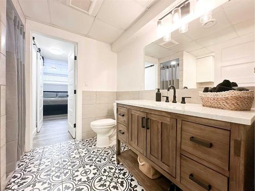 5144 53 Street, Irma, AB - Indoor Photo Showing Bathroom