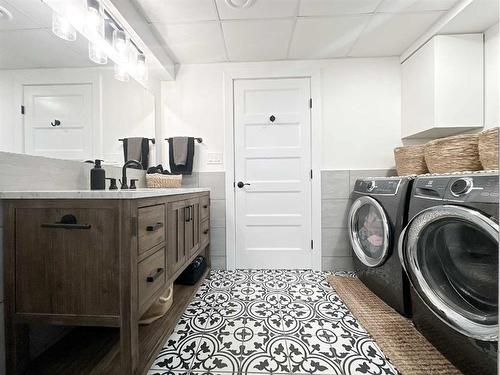 5144 53 Street, Irma, AB - Indoor Photo Showing Laundry Room