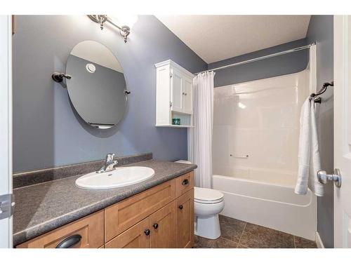 5305 15 Street, Lloydminster, AB - Indoor Photo Showing Bathroom