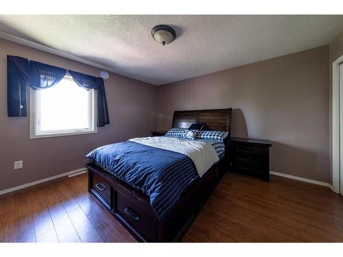 3912 66 Avenue, Lloydminster, AB - Indoor Photo Showing Bedroom