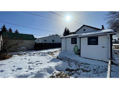 1122 7 Avenue, Wainwright, AB - Outdoor With Exterior