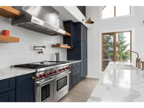 520073 Range Road 10, Sandy Beach, AB - Indoor Photo Showing Kitchen With Upgraded Kitchen
