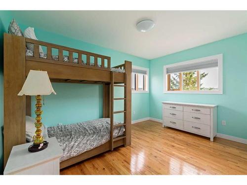 520073 Range Road 10, Sandy Beach, AB - Indoor Photo Showing Bedroom