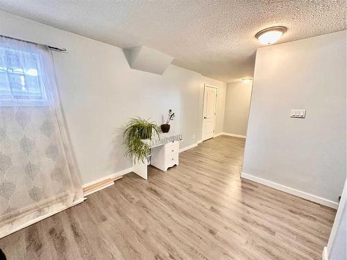 1137 24 Street, Wainwright, AB - Indoor Photo Showing Other Room