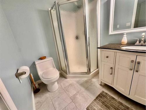 1137 24 Street, Wainwright, AB - Indoor Photo Showing Bathroom
