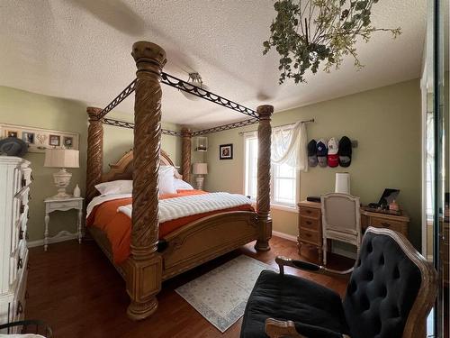 2505 10 Avenue, Wainwright, AB - Indoor Photo Showing Bedroom