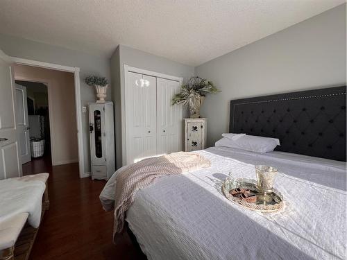 2505 10 Avenue, Wainwright, AB - Indoor Photo Showing Bedroom