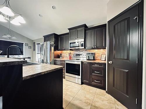 4719 14 Street, Lloydminster, SK - Indoor Photo Showing Kitchen