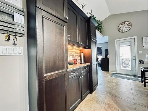 4719 14 Street, Lloydminster, SK - Indoor Photo Showing Kitchen