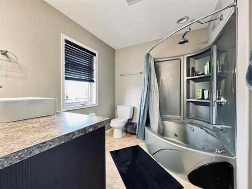 4719 14 Street, Lloydminster, SK - Indoor Photo Showing Bathroom