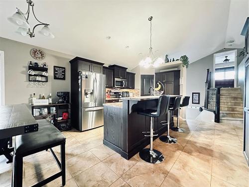 4719 14 Street, Lloydminster, SK - Indoor Photo Showing Kitchen