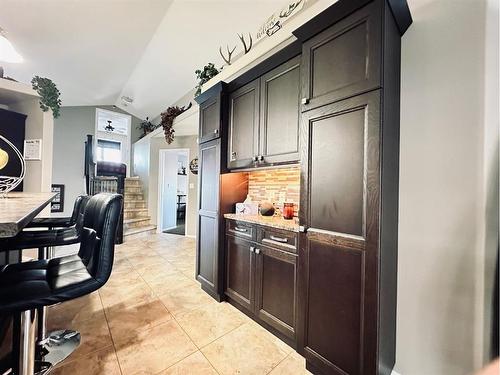 4719 14 Street, Lloydminster, SK - Indoor Photo Showing Kitchen