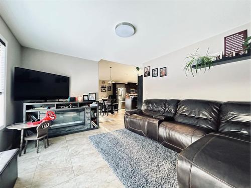 4719 14 Street, Lloydminster, SK - Indoor Photo Showing Living Room