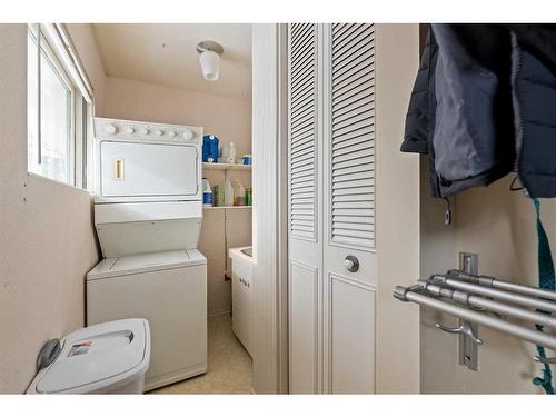 4817 37 Street, Lloydminster, SK - Indoor Photo Showing Laundry Room