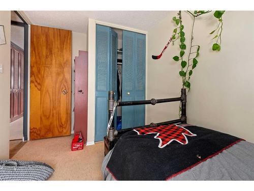 4817 37 Street, Lloydminster, SK - Indoor Photo Showing Bedroom