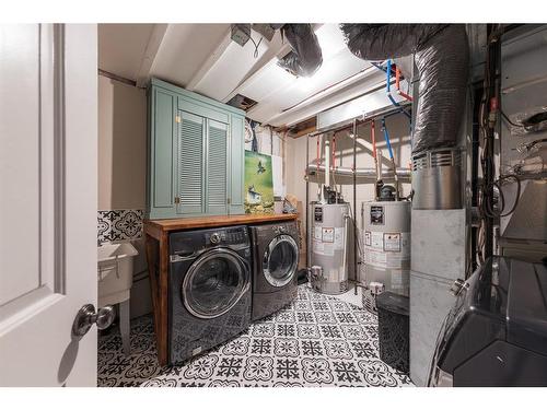 53-2715 73 Avenue, Lloydminster, AB - Indoor Photo Showing Laundry Room
