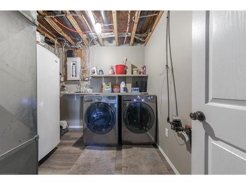6811 39A Street, Lloydminster, AB - Indoor Photo Showing Laundry Room