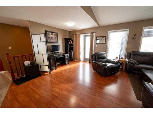 60055 Twp Rd 444, Rural Wainwright No. 61, M.D. Of, AB - Indoor Photo Showing Living Room