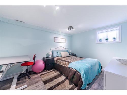 5227 50 Street, Lloydminster, AB - Indoor Photo Showing Bedroom