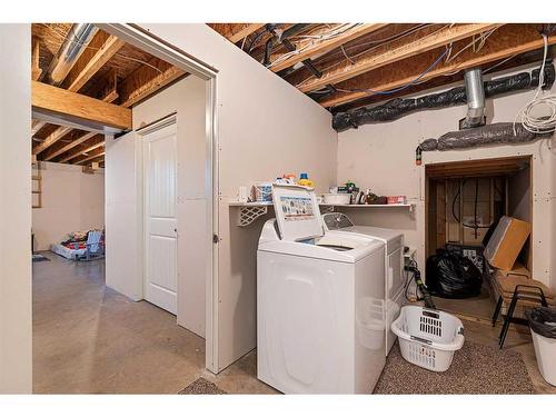 114 6 Avenue, Lashburn, SK - Indoor Photo Showing Laundry Room