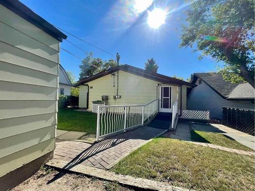 1114 4 Avenue, Wainwright, AB - Outdoor With Deck Patio Veranda With Exterior