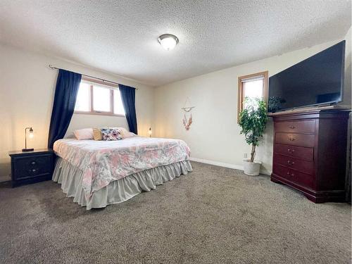 444064 Rng Rd 50, Rural Wainwright No. 61, M.D. Of, AB - Indoor Photo Showing Bedroom