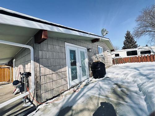 3205 53 Avenue, Lloydminster, AB - Outdoor With Exterior