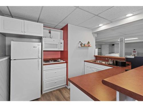 2902 58 Avenue, Lloydminster, AB - Indoor Photo Showing Kitchen
