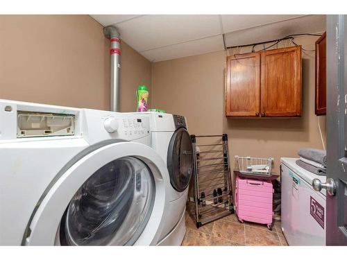 4629 13 Street, Lloydminster, SK - Indoor Photo Showing Laundry Room