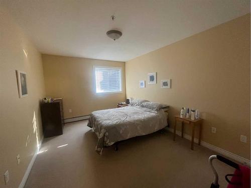 105 A-5101 18 Street, Lloydminster, AB - Indoor Photo Showing Bedroom