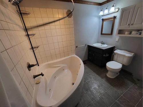 303 Railway Street, Paradise Hill, SK - Indoor Photo Showing Bathroom