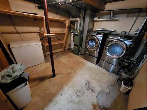 303 Railway Street, Paradise Hill, SK - Indoor Photo Showing Laundry Room
