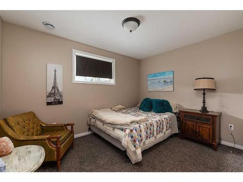 7004 39 Street, Lloydminster, AB - Indoor Photo Showing Bedroom