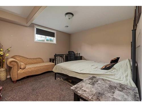 7004 39 Street, Lloydminster, AB - Indoor Photo Showing Bedroom