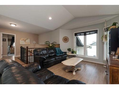 7004 39 Street, Lloydminster, AB - Indoor Photo Showing Living Room